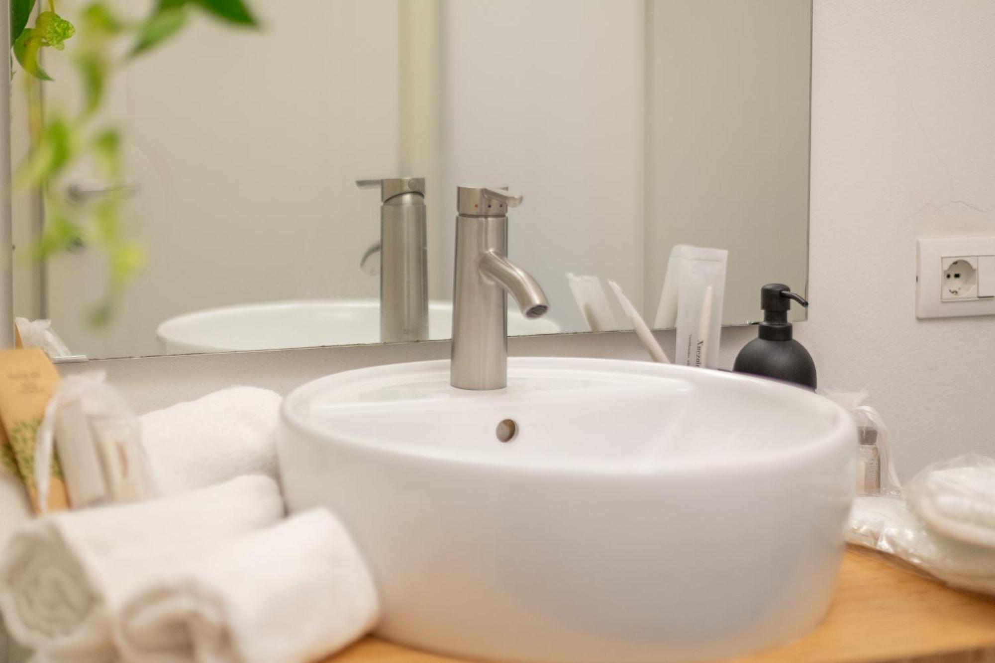 Locami Gorla M1 Apartment *